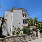 And Dino Διαμέρισμα