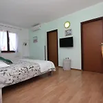 And Dino * Ρόβινι