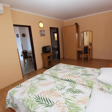 And Dino Apartment