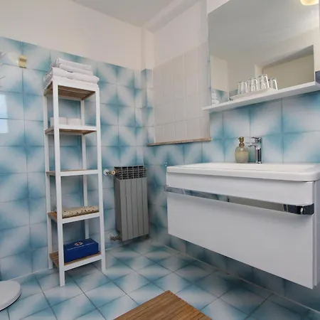 And Dino Apartment *