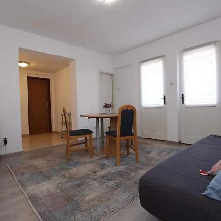 And Dino Apartment *
